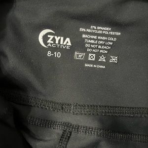 Zyia Light N Tight 3/4 length black leggings